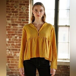 Zara Mustard Yellow Peplum V-Neck Long Sleeve Top Size M